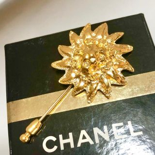 シャネル 金 ブローチ/コサージュの通販 56点 | CHANELのレディースを ...