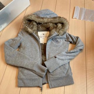 アバクロンビーアンドフィッチ(Abercrombie&Fitch)のアバクロ　パーカー　ファー付き　美品(パーカー)