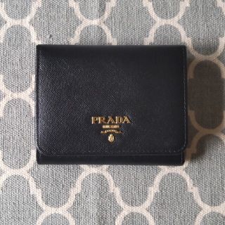 プラダ(PRADA)のプラダ　三つ折り財布　ブラック♫　小銭入れ　カード(財布)