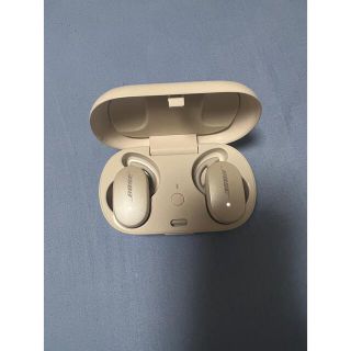 ボーズ(BOSE)のQuietComfort earbuds 白色(ヘッドフォン/イヤフォン)