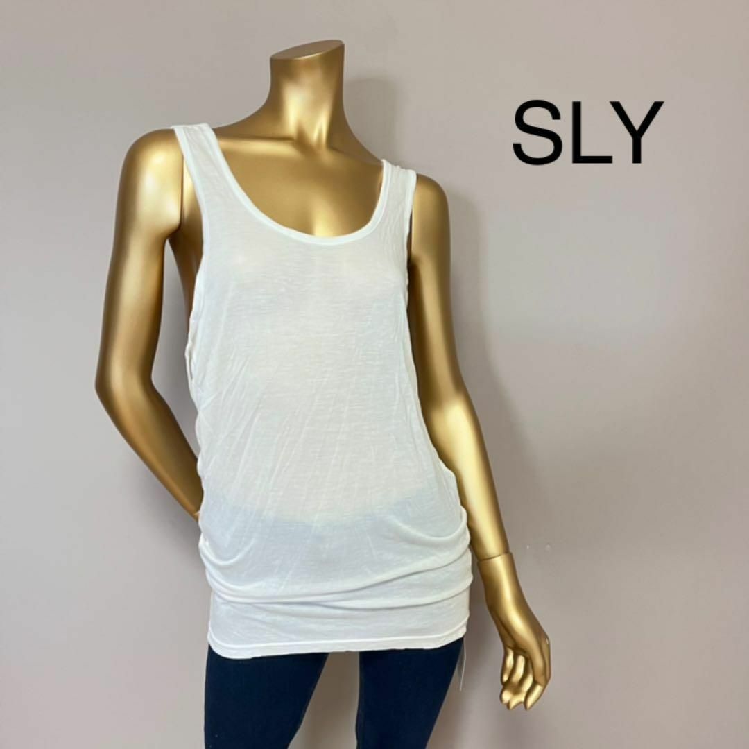 SLY(スライ)の【0704】SLY 背中見せ　ノースリーブ　カットソー　F レディースのトップス(Tシャツ(半袖/袖なし))の商品写真