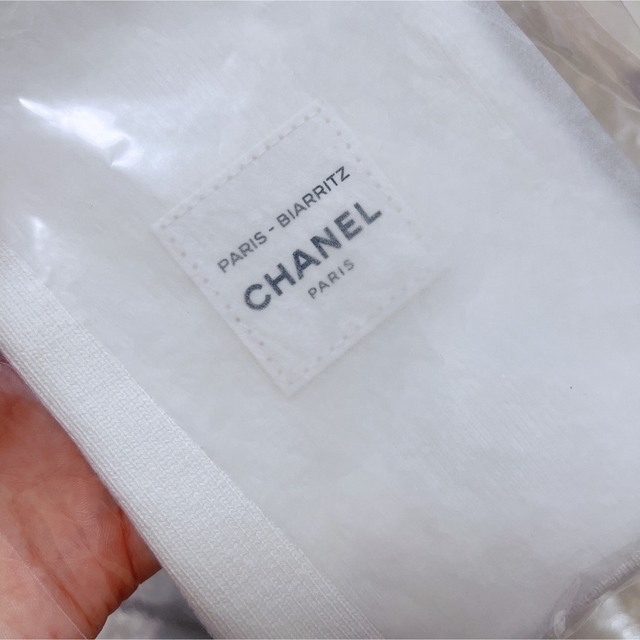 CHANEL(シャネル)の【新品未使用】CHANELポーチ　CHANEL巾着（正規品） レディースのファッション小物(ポーチ)の商品写真