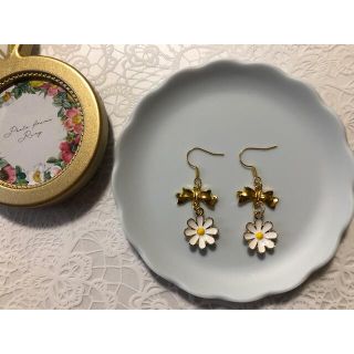 No.6 リボンとお花のフックピアス(ピアス)