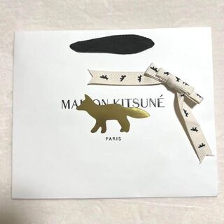 メゾンキツネ(MAISON KITSUNE')の【Maison Kitsune】ショップ袋／紙袋（A4サイズ）(ショップ袋)