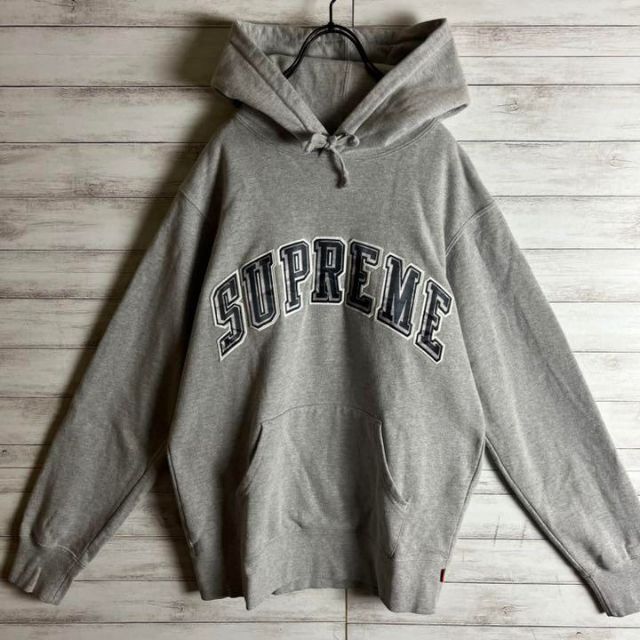 【即完売モデル】Supreme アーチ刺繍ロゴ パーカー 入試困難 定番カラー