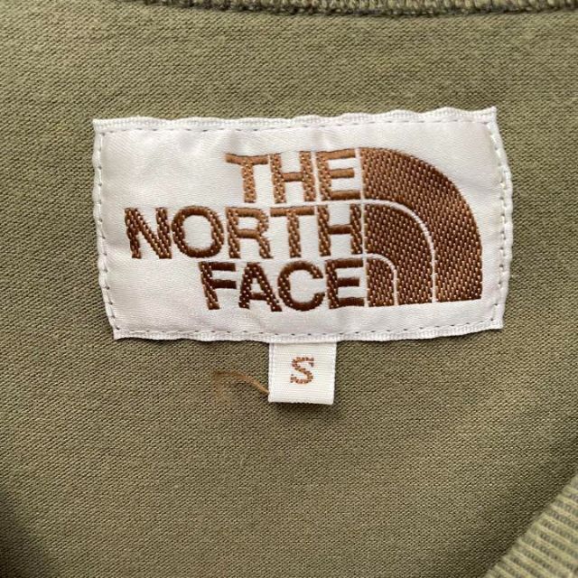 THE NORTH FACE(ザノースフェイス)の【人気カラー】ノースフェイス BIGロゴ Tシャツ　レディース　ロング丈　カーキ レディースのトップス(Tシャツ(長袖/七分))の商品写真