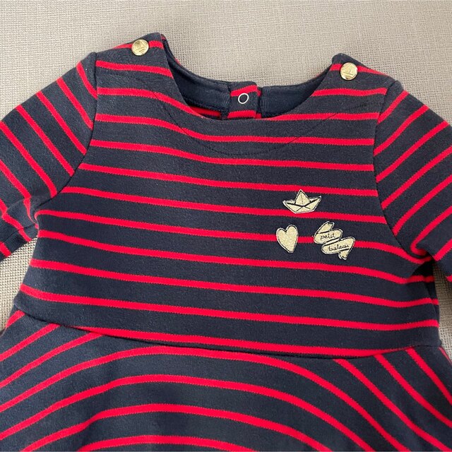 PETIT BATEAU(プチバトー)のプチバトー ୨୧ ボーダー フレア ワンピース 12m 74cm キッズ/ベビー/マタニティのベビー服(~85cm)(ワンピース)の商品写真