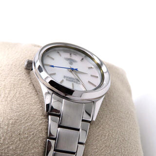 極美品 VV111SL ViVienne Westwood 時計 ホワイトシェル
