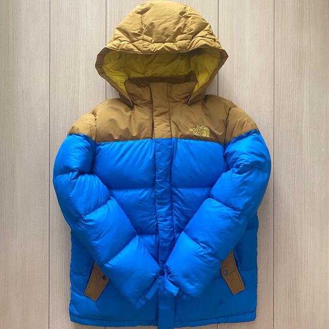 THE NORTH FACE(ザノースフェイス)の【希少色】ノースフェイス ブルー　ジップアップ ダウン　キッズ　150 キッズ/ベビー/マタニティのキッズ服男の子用(90cm~)(ジャケット/上着)の商品写真