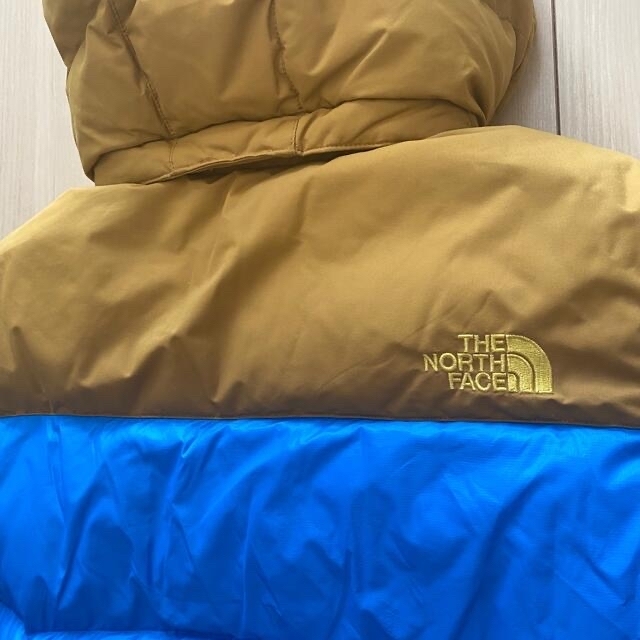 THE NORTH FACE(ザノースフェイス)の【希少色】ノースフェイス ブルー　ジップアップ ダウン　キッズ　150 キッズ/ベビー/マタニティのキッズ服男の子用(90cm~)(ジャケット/上着)の商品写真