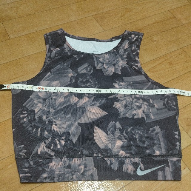 NIKE(ナイキ)のメイ様専用 レディースのトップス(タンクトップ)の商品写真