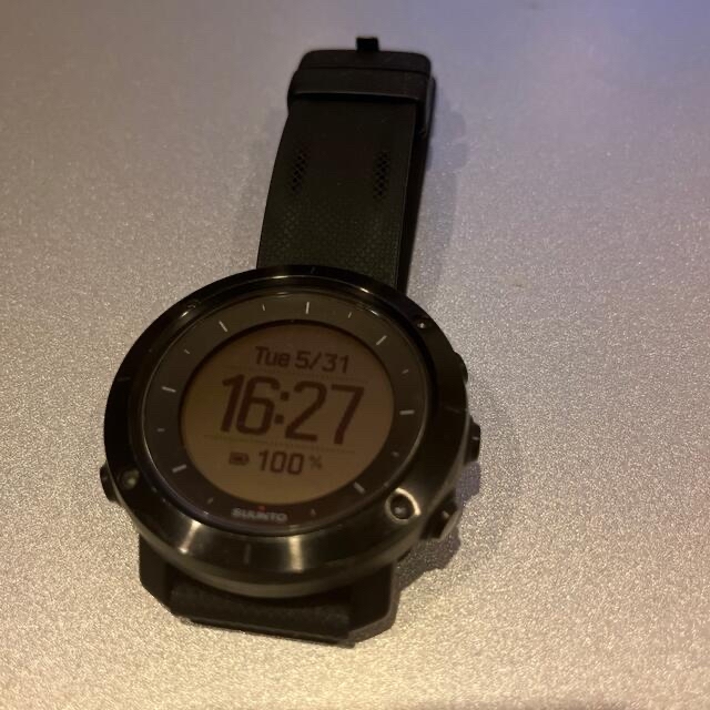 SUUNTO TRAVERSE  スント　トラバース　サファイアブラック時計