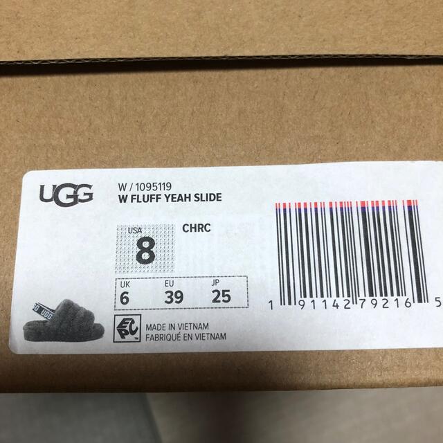 UGG(アグ)のUGGフラッフイヤー 25cm サンダル US8 アグ レディースの靴/シューズ(サンダル)の商品写真