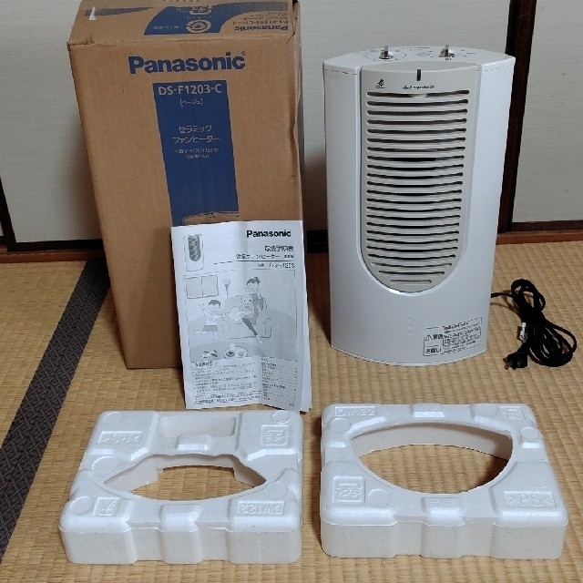 Panasonic(パナソニック)の値下　Panasonic　セラミックファンヒーター　DS-F1203 スマホ/家電/カメラの冷暖房/空調(ファンヒーター)の商品写真