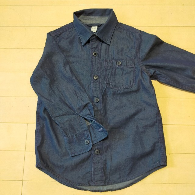 babyGAP(ベビーギャップ)のMIZUKI様専用　美品　GAP　長袖シャツ　チェック　デニム　110サイズ キッズ/ベビー/マタニティのキッズ服男の子用(90cm~)(Tシャツ/カットソー)の商品写真