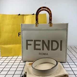 中古】フェンディの通販 30,000点以上 | FENDIを買うならラクマ