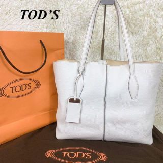 トッズ チャームの通販 100点以上 | TOD'Sを買うならラクマ
