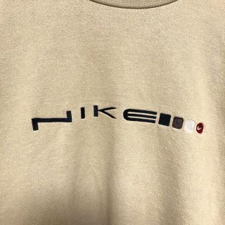 NIKE - NIKE ナイキ 希少カラーベージュ L 刺繍ロゴ スウェットの通販