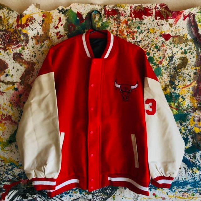 Chicago bulls メンズ アウターブルゾン 赤 バスケ NBA 偉大な 9176円