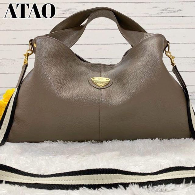 ATAO(アタオ)の【美品】アタオ エルヴィ 2way ショルダーバッグ 革 モカブラウン A4可能 レディースのバッグ(ショルダーバッグ)の商品写真