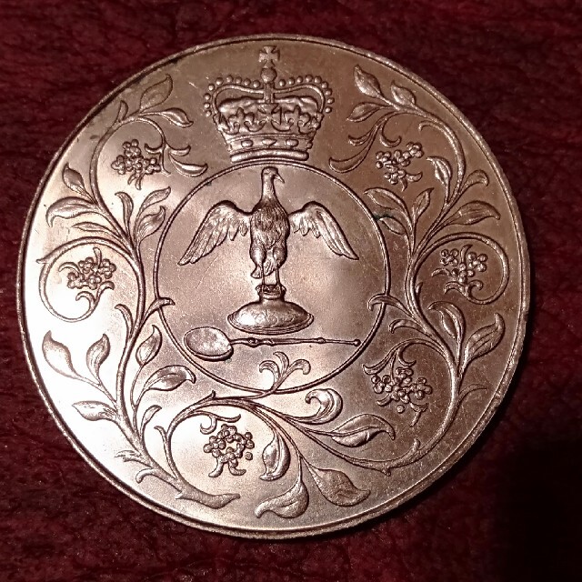 エリザベス女王のクラウンコイン エンタメ/ホビーの美術品/アンティーク(貨幣)の商品写真