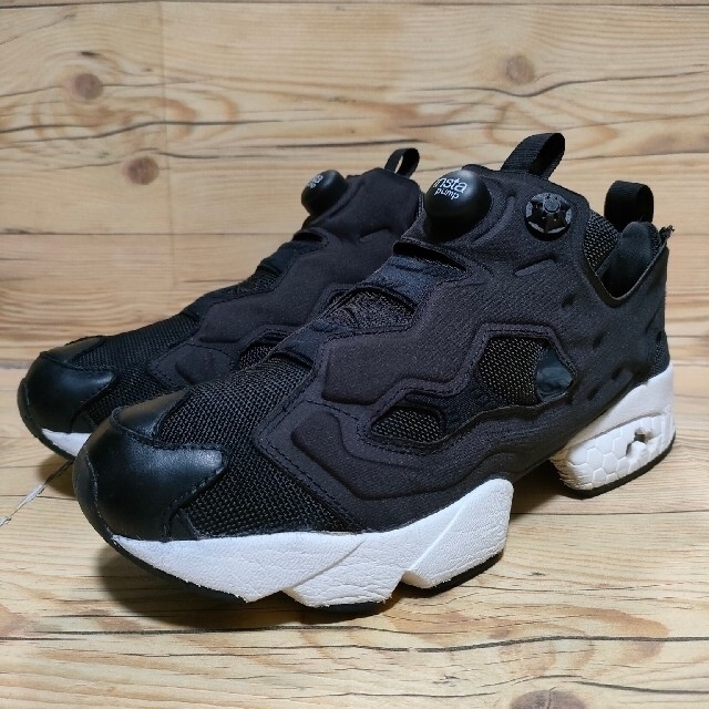 Reebok インスタポンプフューリー OG ブラック/ホワイト  Ｖ65750