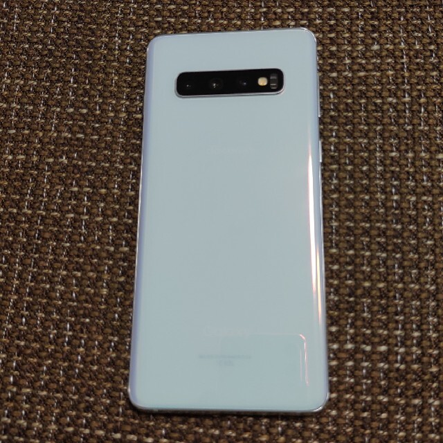 Galaxy(ギャラクシー)のGalaxy S10 SC-03L プリズムホワイト SIMフリー スマホ/家電/カメラのスマートフォン/携帯電話(スマートフォン本体)の商品写真