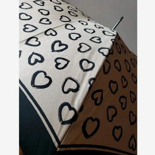 イヴサンローラン(Yves Saint Laurent)の'美品　サンローラン　ハートデザインの雨傘　ベージュ系(傘)