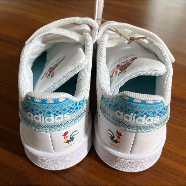 adidas(アディダス)のアディダス ADVANCOURT ディズニー モアナ プア ヘイヘイ 17cm キッズ/ベビー/マタニティのキッズ靴/シューズ(15cm~)(スニーカー)の商品写真