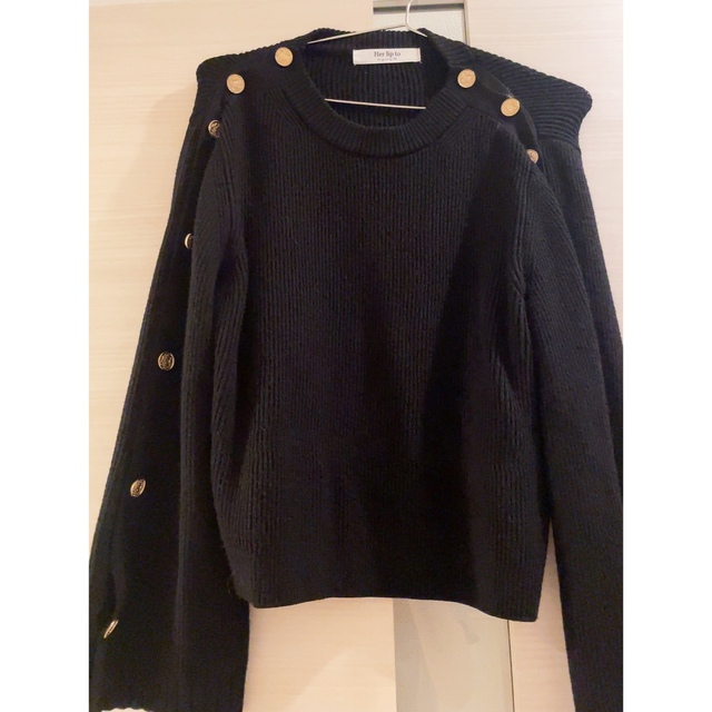 Her lip to(ハーリップトゥ)のEmbellished-Button Ribbed Knit pullover レディースのトップス(ニット/セーター)の商品写真