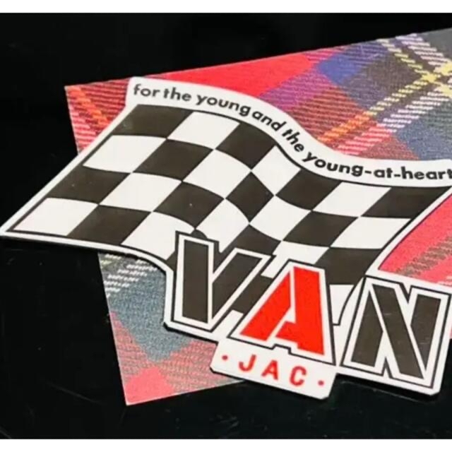 VAN Jacket(ヴァンヂャケット)の特価！VANチエッカーフラッグsticker耐候性良好！大変貴重！光沢あり 自動車/バイクの自動車(車外アクセサリ)の商品写真