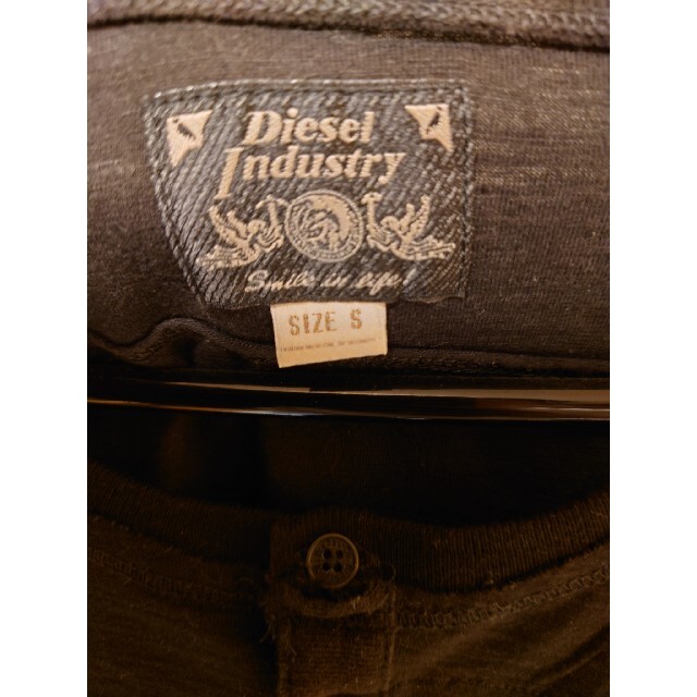 DIESEL(ディーゼル)のDIESELヘンリーネック長袖シャツ メンズのトップス(Tシャツ/カットソー(七分/長袖))の商品写真