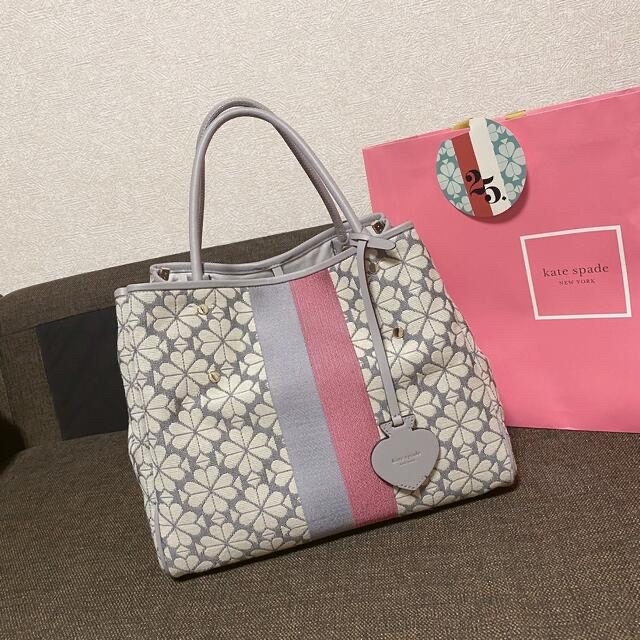 kate spade new york(ケイトスペードニューヨーク)のケイトスペード ジャカード スペードフラワー トートバッグ レディースのバッグ(トートバッグ)の商品写真