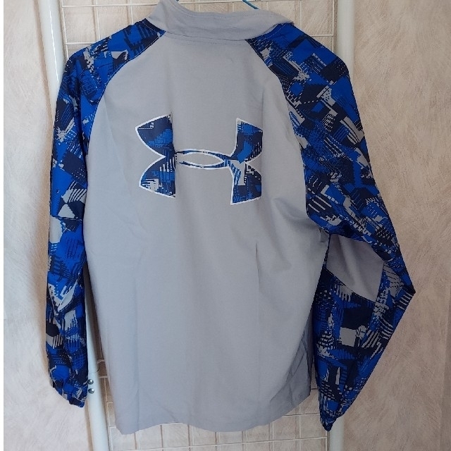 UNDER ARMOUR(アンダーアーマー)のUNDER ARMOUR キッズ/ベビー/マタニティのキッズ服男の子用(90cm~)(ジャケット/上着)の商品写真