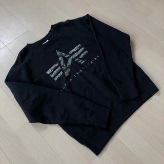 アルファインダストリーズ(ALPHA INDUSTRIES)のアルファ　インダストリーズ　デカロゴ　カモフラ　スウェットシャツ　ブラック　S(スウェット)