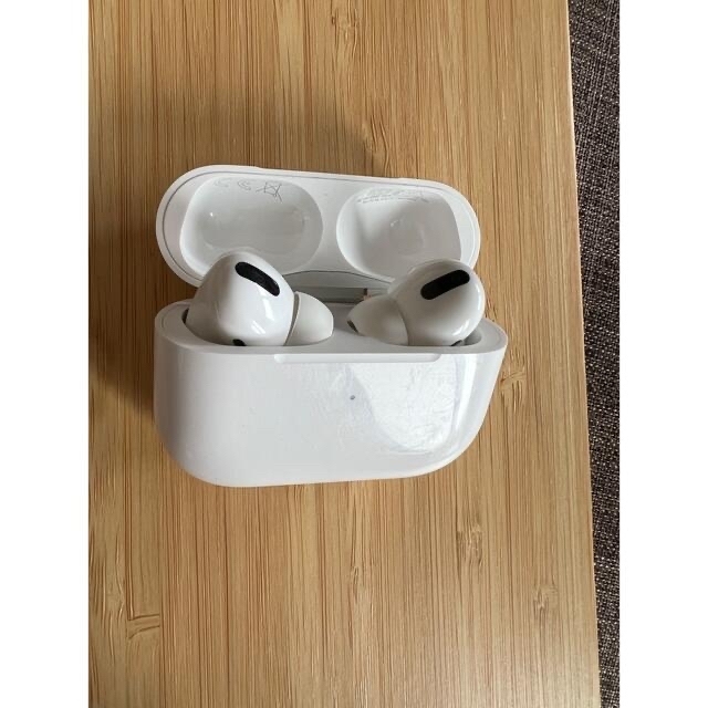 Apple(アップル)のApple  AirPods Pro MagSafe対応ケース スマホ/家電/カメラのオーディオ機器(ヘッドフォン/イヤフォン)の商品写真