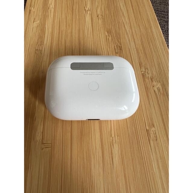 Apple(アップル)のApple  AirPods Pro MagSafe対応ケース スマホ/家電/カメラのオーディオ機器(ヘッドフォン/イヤフォン)の商品写真