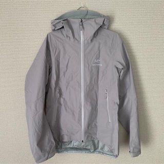 アークテリクス(ARC'TERYX)の【美品】ARC’TERYX ジャケット レディース S GORE-TEX 薄紫(登山用品)