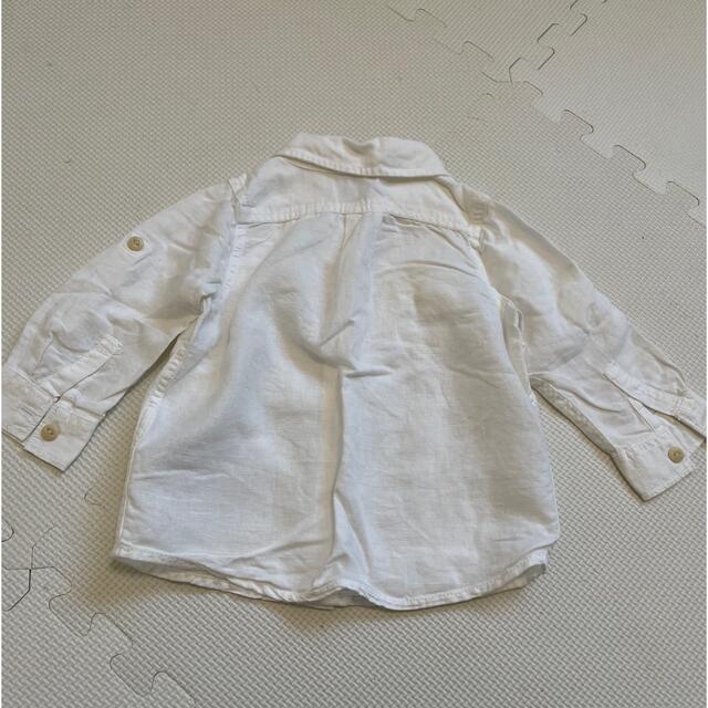 babyGAP(ベビーギャップ)のbaby GAP 白シャツ　80㎝ キッズ/ベビー/マタニティのベビー服(~85cm)(シャツ/カットソー)の商品写真