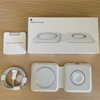 アップル(Apple)のMagSafeデュアル充電パッド(その他)