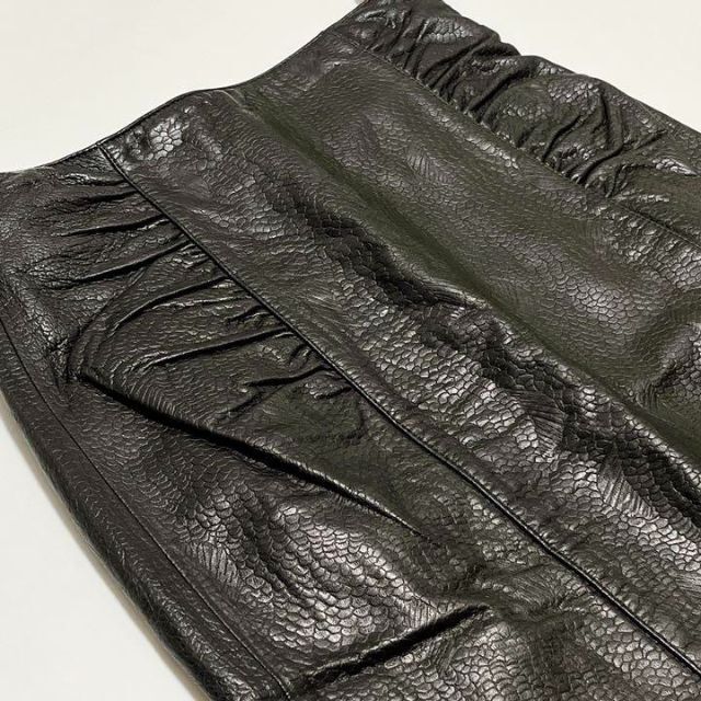 【未使用品】イングランドシープ　レザー　スカート　ブラック レディースのスカート(ひざ丈スカート)の商品写真