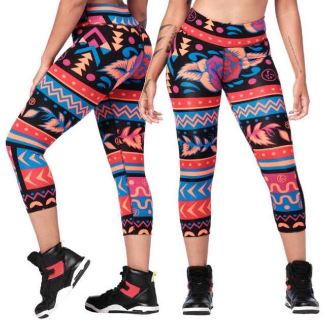 Zumba(ズンバ)のZumba Dance Tribe Perfect カプリ7分丈レギンス　ズンバ レディースのレッグウェア(レギンス/スパッツ)の商品写真