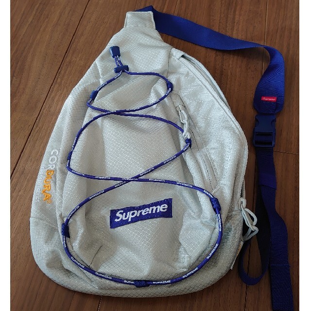 Supreme(シュプリーム)のSupreme Sling Bag "Silver" メンズのバッグ(ボディーバッグ)の商品写真