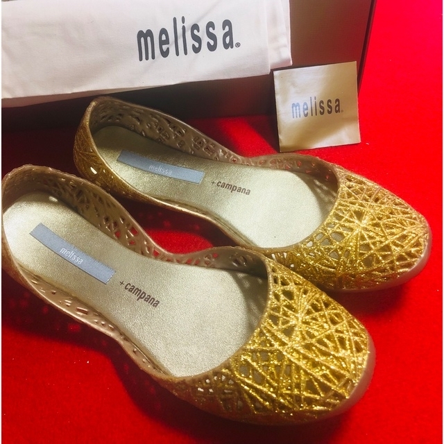 melissa(メリッサ)の【美品】☆メリッサ カンパーナ 靴　ゴールドグリッター　23cm(US6) レディースの靴/シューズ(サンダル)の商品写真