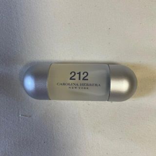 キャロライナヘレナ(CAROLINA HERRERA)のキャロライナへレラ212 オードトワレ5ml(香水(女性用))