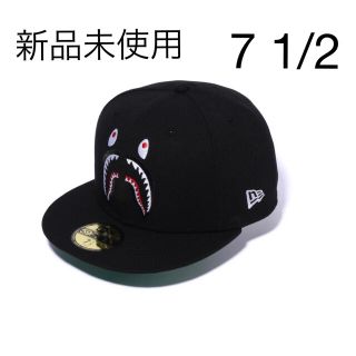 アベイシングエイプ(A BATHING APE)の【新品】SHARK NEW ERA 59FIFTY CAP  ブラック　L(キャップ)