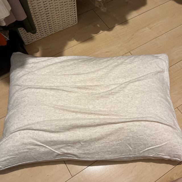 MUJI (無印良品)(ムジルシリョウヒン)のまくら　枕カバー付き インテリア/住まい/日用品の寝具(枕)の商品写真