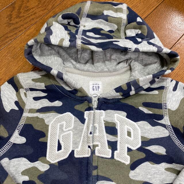 babyGAP(ベビーギャップ)のbaby GAP パーカー キッズ/ベビー/マタニティのキッズ服男の子用(90cm~)(ジャケット/上着)の商品写真