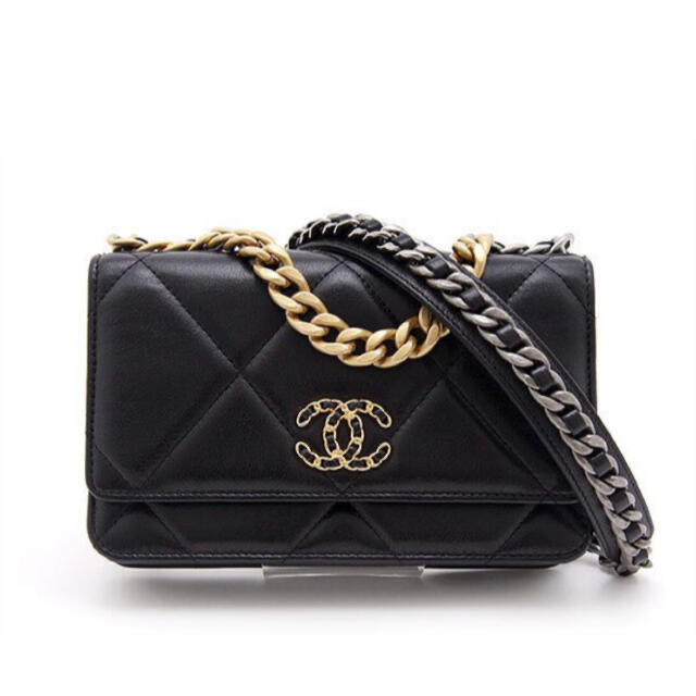 CHANEL19［価格交渉可］˚✧₊⁎CHANEL 19＊マトラッセ＊チェーンショルダーバッグ