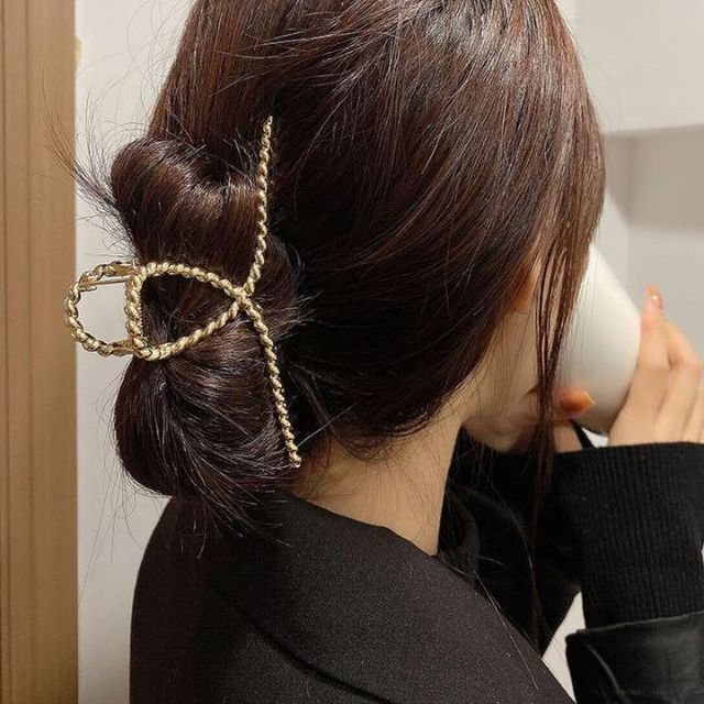 ゴールド ヘアクリップ バンズクリップ レディース デザイン まとめ髪 韓国 レディースのヘアアクセサリー(バレッタ/ヘアクリップ)の商品写真